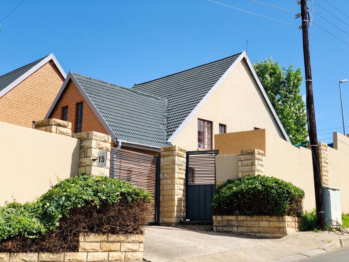 מאסרו Blue Crane Guesthouse מראה חיצוני תמונה